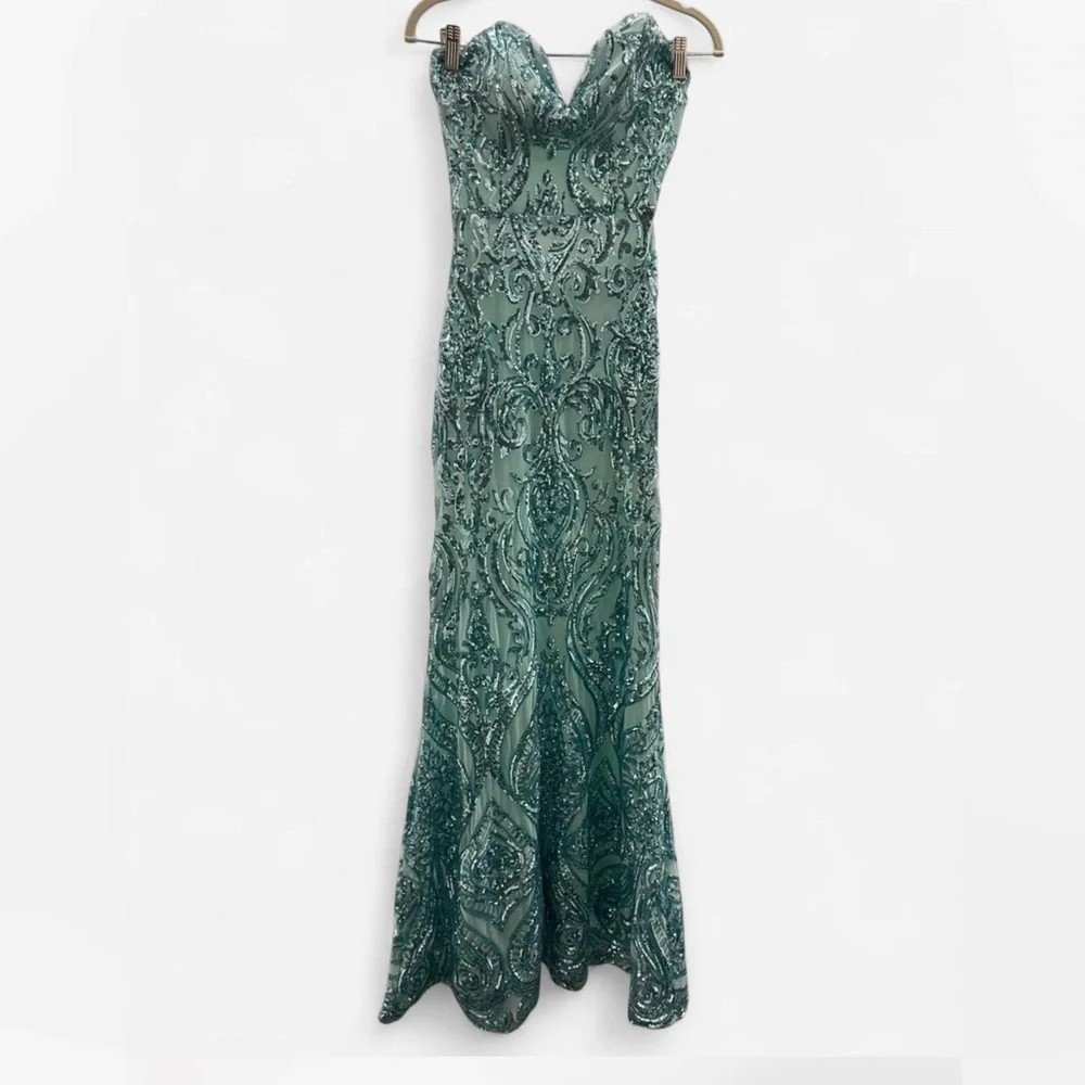 Elegant Teal/Blue Strapless Evening Gown - Picture 1 of 8